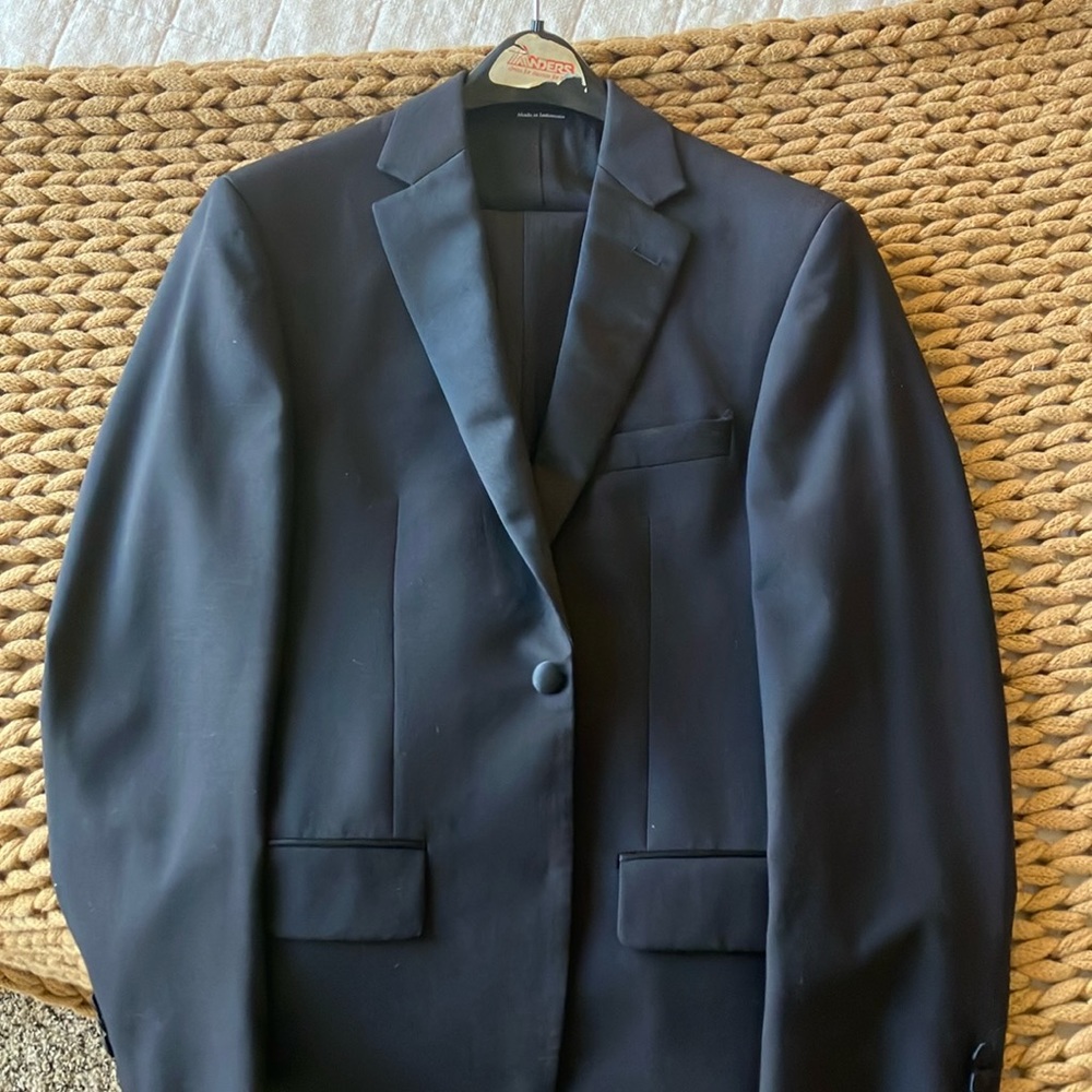 Men’s 36R Tuxedo with 28-30” waist pants